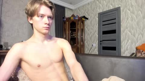 Snapshot of milkiwy chatting on March 13, 2026, 10:05 pm Isaac online show from March 13, 2026, 10:05 pm