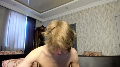 Snapshot of milkiwy chatting on April 9, 2026, 6:19 am Isaac online show from April 9, 2026, 6:19 am