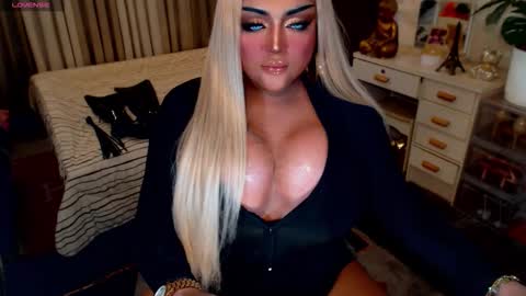 milkshakelavinia online show from September 18, 2025, 2:02 am