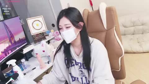 Snapshot of milksola chatting on May 12, 2026, 10:34 am milksola online show from May 12, 2026, 10:34 am