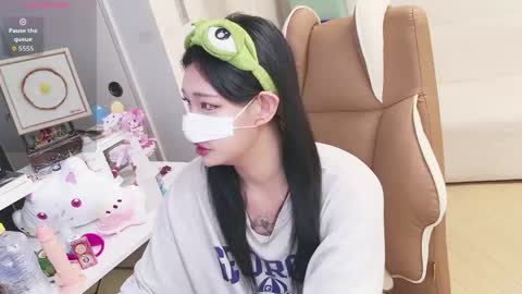 Snapshot of milksola chatting on May 22, 2026, 12:00 pm milksola online show from May 22, 2026, 12:00 pm