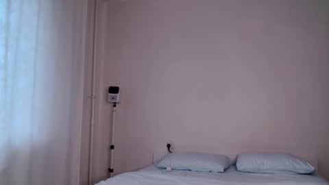 milky__way_ online show from October 15, 2025, 12:27 pm