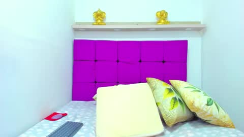 Snapshot of milky_way_18 chatting on February 4, 2025, 8:49 pm milky_way_18 online show from February 4, 2025, 8:49 pm