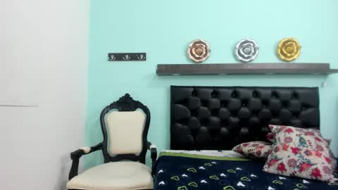 Snapshot of milky_way_18 chatting on November 18, 2025, 1:37 pm milky_way_18 online show from November 18, 2025, 1:37 pm