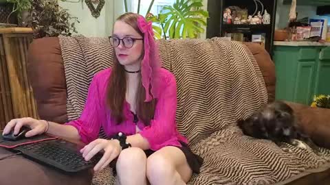 Snapshot of milkyseaofpeach chatting on December 16, 2024, 8:16 pm Peach Doll online show from December 16, 2024, 8:16 pm