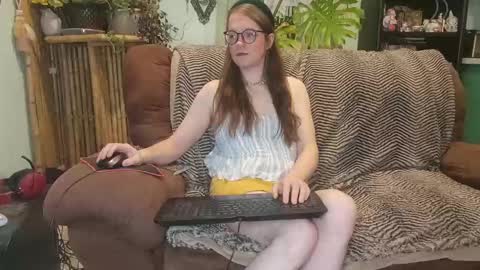 Snapshot of milkyseaofpeach chatting on January 3, 2025, 10:40 pm Peach Doll online show from January 3, 2025, 10:40 pm