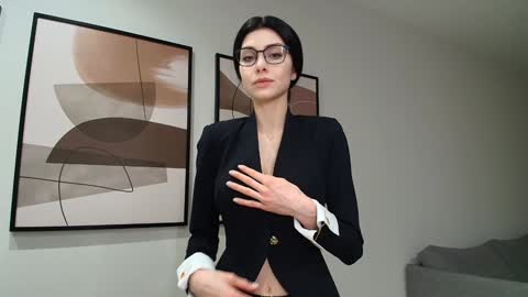 Snapshot of milla_bella chatting on December 13, 2025, 7:42 pm milla bella online show from December 13, 2025, 7:42 pm