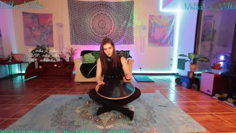 Snapshot of milla_milla chatting on January 1, 2025, 9:17 am milla_milla online show from January 1, 2025, 9:17 am