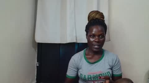 Snapshot of milla_nova chatting on November 29, 2025, 3:15 pm nova online show from November 29, 2025, 3:15 pm