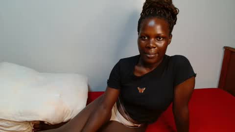 Snapshot of milla_nova chatting on December 21, 2025, 11:01 pm nova online show from December 21, 2025, 11:01 pm