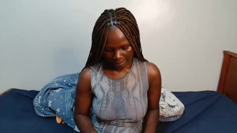 Snapshot of milla_nova chatting on January 5, 2026, 6:33 pm nova online show from January 5, 2026, 6:33 pm