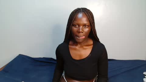 Snapshot of milla_nova chatting on January 10, 2026, 2:02 am nova online show from January 10, 2026, 2:02 am