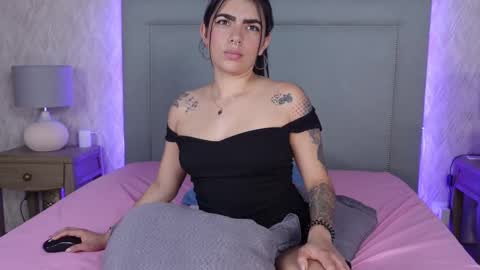 Snapshot of millabliss chatting on March 4, 2025, 8:05 pm MillaBliss online show from March 4, 2025, 8:05 pm