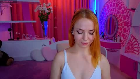 Snapshot of millana_hot chatting on September 19, 2025, 8:53 pm Milana online show from September 19, 2025, 8:53 pm
