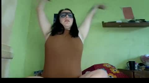 Snapshot of millasourrety chatting on June 9, 2026, 7:42 am MillaSourretY online show from June 9, 2026, 7:42 am