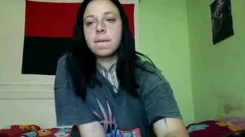 Snapshot of millasourrety chatting on June 14, 2026, 7:54 am MillaSourretY online show from June 14, 2026, 7:54 am