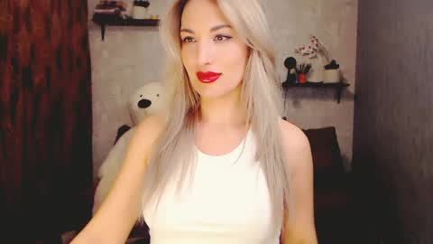 Snapshot of millaxqueen chatting on February 10, 2025, 3:32 pm MillaXQueen online show from February 10, 2025, 3:32 pm