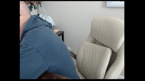 Snapshot of millenium0129 chatting on October 21, 2025, 3:24 pm millenium0129 online show from October 21, 2025, 3:24 pm