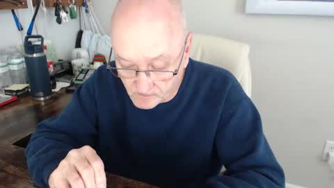 Snapshot of millenium0129 chatting on October 23, 2025, 5:12 pm millenium0129 online show from October 23, 2025, 5:12 pm