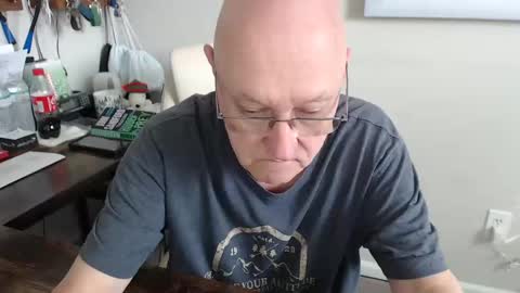 Snapshot of millenium0129 chatting on November 15, 2025, 3:30 pm millenium0129 online show from November 15, 2025, 3:30 pm