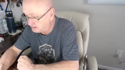 Snapshot of millenium0129 chatting on November 21, 2025, 5:44 pm millenium0129 online show from November 21, 2025, 5:44 pm