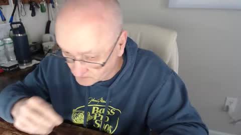 Snapshot of millenium0129 chatting on December 4, 2025, 6:16 pm millenium0129 online show from December 4, 2025, 6:16 pm