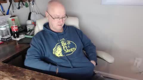 Snapshot of millenium0129 chatting on December 23, 2025, 1:58 am millenium0129 online show from December 23, 2025, 1:58 am