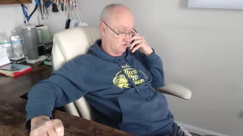 Snapshot of millenium0129 chatting on January 9, 2026, 5:48 pm millenium0129 online show from January 9, 2026, 5:48 pm