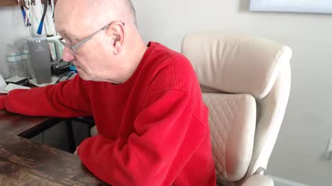 Snapshot of millenium0129 chatting on February 3, 2026, 5:40 pm millenium0129 online show from February 3, 2026, 5:40 pm