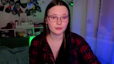 Snapshot of milliedoll chatting on December 22, 2025, 12:51 am Millie online show from December 22, 2025, 12:51 am