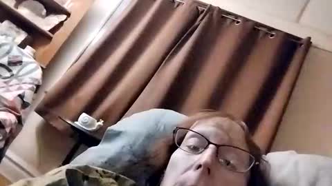 Snapshot of miloanj chatting on November 25, 2025, 12:10 am miloanj online show from November 25, 2025, 12:10 am