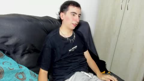 milogm_ online show from May 25, 2026, 9:54 pm