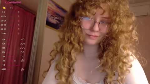 Snapshot of milounee chatting on March 4, 2026, 5:30 pm milounee online show from March 4, 2026, 5:30 pm