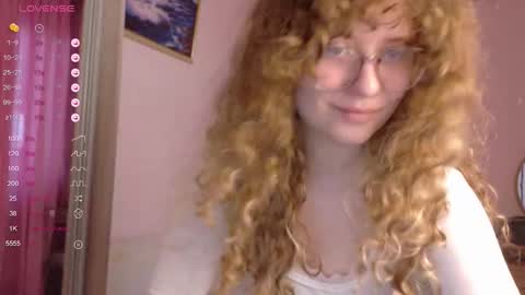 Snapshot of milounee chatting on March 5, 2026, 10:55 am milounee online show from March 5, 2026, 10:55 am