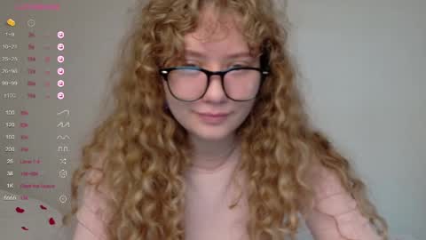 Snapshot of milounee chatting on March 22, 2026, 6:17 am milounee online show from March 22, 2026, 6:17 am
