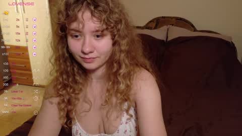 Snapshot of milounee chatting on April 9, 2026, 12:32 am milounee online show from April 9, 2026, 12:32 am