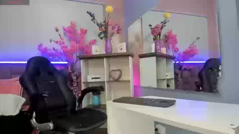 Snapshot of milu_beluci chatting on September 20, 2025, 4:19 pm Milu Belucci online show from September 20, 2025, 4:19 pm