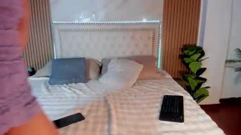 miluu online show from July 10, 2026, 9:39 pm