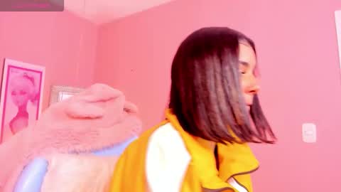 milu_carbajal_x online show from March 22, 2026, 1:03 pm