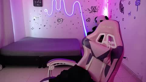 Snapshot of milusolers chatting on November 30, 2025, 1:15 pm Milusolers online show from November 30, 2025, 1:15 pm