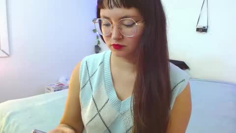 Snapshot of mily_baker chatting on December 2, 2024, 5:37 pm mily_baker online show from December 2, 2024, 5:37 pm