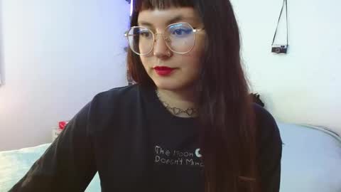 Snapshot of mily_baker chatting on December 11, 2024, 1:05 am mily_baker online show from December 11, 2024, 1:05 am