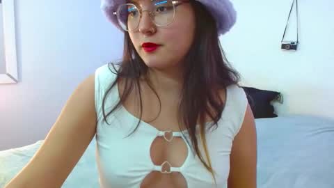 Snapshot of mily_baker chatting on December 12, 2024, 10:09 pm mily_baker online show from December 12, 2024, 10:09 pm