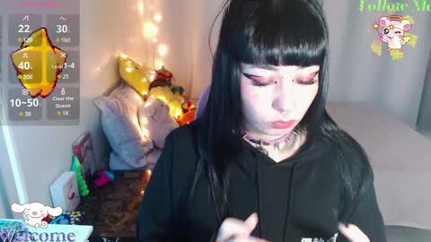 Snapshot of mily_milk_ chatting on January 15, 2025, 9:24 am mily_milk_ online show from January 15, 2025, 9:24 am