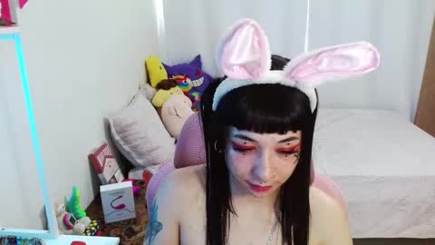 Snapshot of mily_milk_ chatting on March 9, 2025, 6:00 pm mily_milk_ online show from March 9, 2025, 6:00 pm