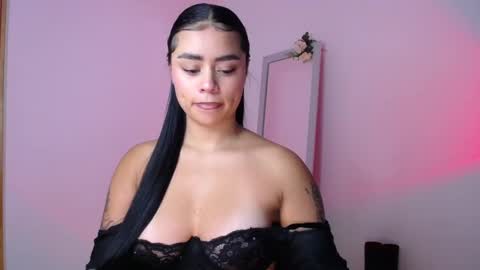 Mily Ortiz online show from October 21, 2025, 4:19 pm