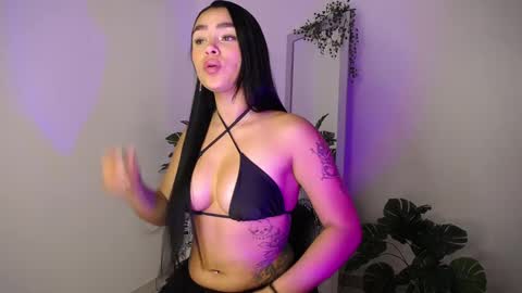 Snapshot of mily_ortiz chatting on February 25, 2026, 2:48 pm Mily Ortiz online show from February 25, 2026, 2:48 pm