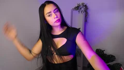 Snapshot of mily_ortiz chatting on March 5, 2026, 4:25 pm Mily Ortiz online show from March 5, 2026, 4:25 pm