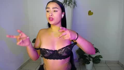 Snapshot of mily_ortiz chatting on March 13, 2026, 3:18 pm Mily Ortiz online show from March 13, 2026, 3:18 pm