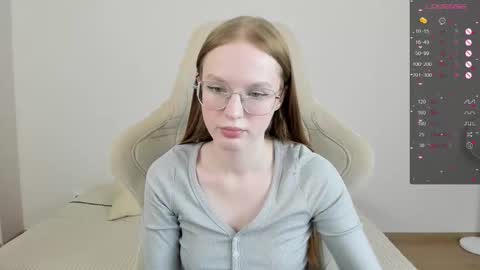 Snapshot of milymi_ chatting on February 14, 2026, 9:11 pm Milena and Jasper online show from February 14, 2026, 9:11 pm